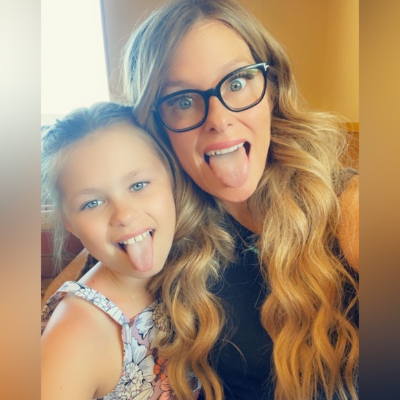 Meet your Posher, Robyn - Picture 5 of 5